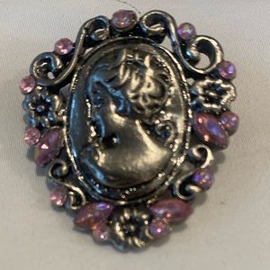 💖VINTAGE PIN AS SHOWN💖